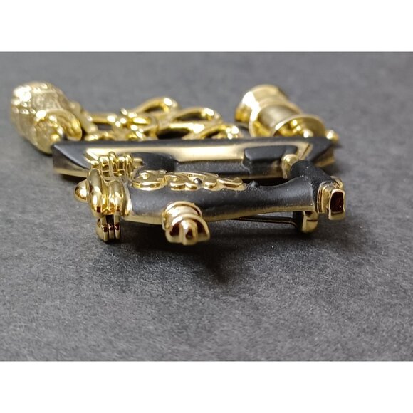 Vintage Danecraft Black/Gold Sewing Machine Brooch/Pin With Charms - Picture 5 of 11